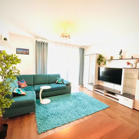 Apartmán Bronowice Art Garden - Cozy Apartment With Garden And Parking *