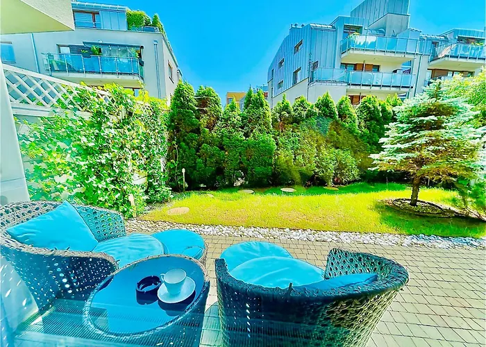 Apartmán Bronowice Art Garden - Cozy Apartment With Garden And Parking