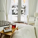 Bronowice Art Garden - Cozy With Garden And Parking
