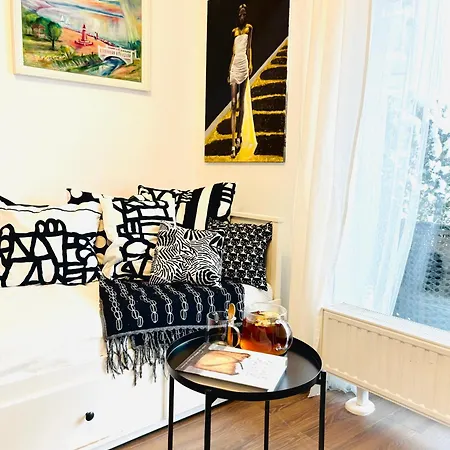 Apartament Bronowice Art Garden - Free Parking And Private Terrace