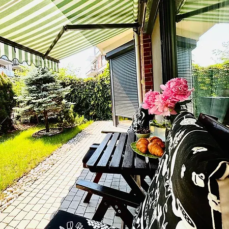 Apartament Bronowice Art Garden - Free Parking And Private Terrace